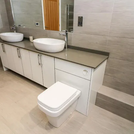 Low Wood House Дом отдыха Улверстон