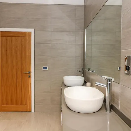 Low Wood House Улверстон